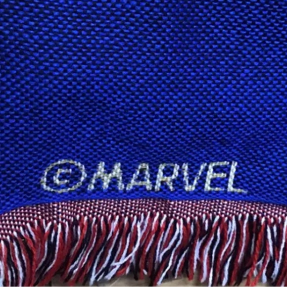 Captain Marvel Protector of The Skies Woven Tapestry Throw Blanket 48" x 60" New - Picture 5 of 9